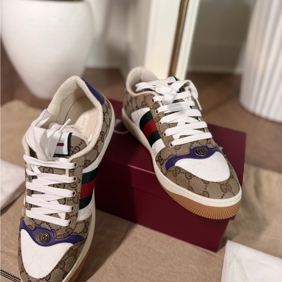 Gucci Men's Beige and White Sneakers with Green and Red Accents - Picture 3 of 7